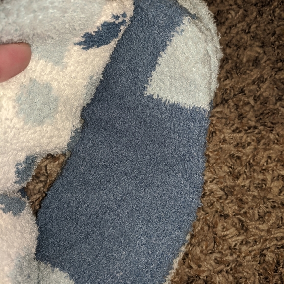 NWT! Aerosoles Fuzzy Socks (4pk) - Picture 6 of 6